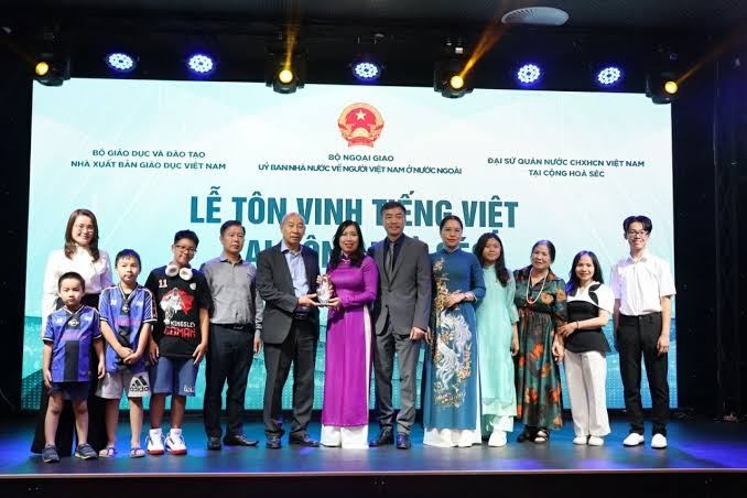 Tôn vinh tiếng Việt: Lan tỏa tình yêu tiếng Việt trong cộng đồng người Việt tại Séc